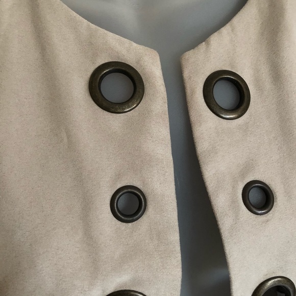 🧥 Jacket - Picture 2 of 4